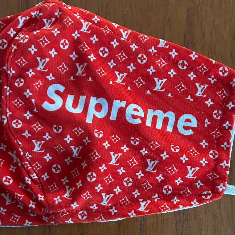 Supreme Red Patterned Face Mask - Picture 2 of 3